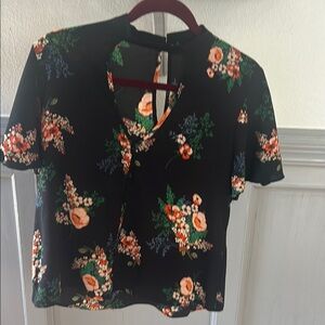 Kaii Green Floral Tie Front Short Sleeve Blouse